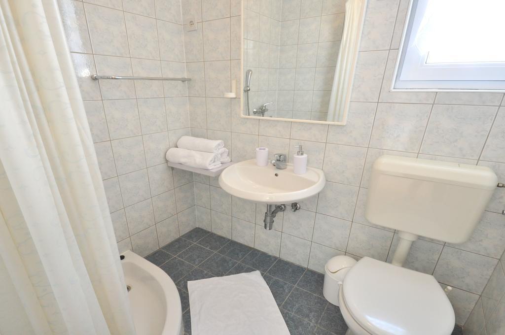 Apartments Zorka Leko Omiš Habitación foto