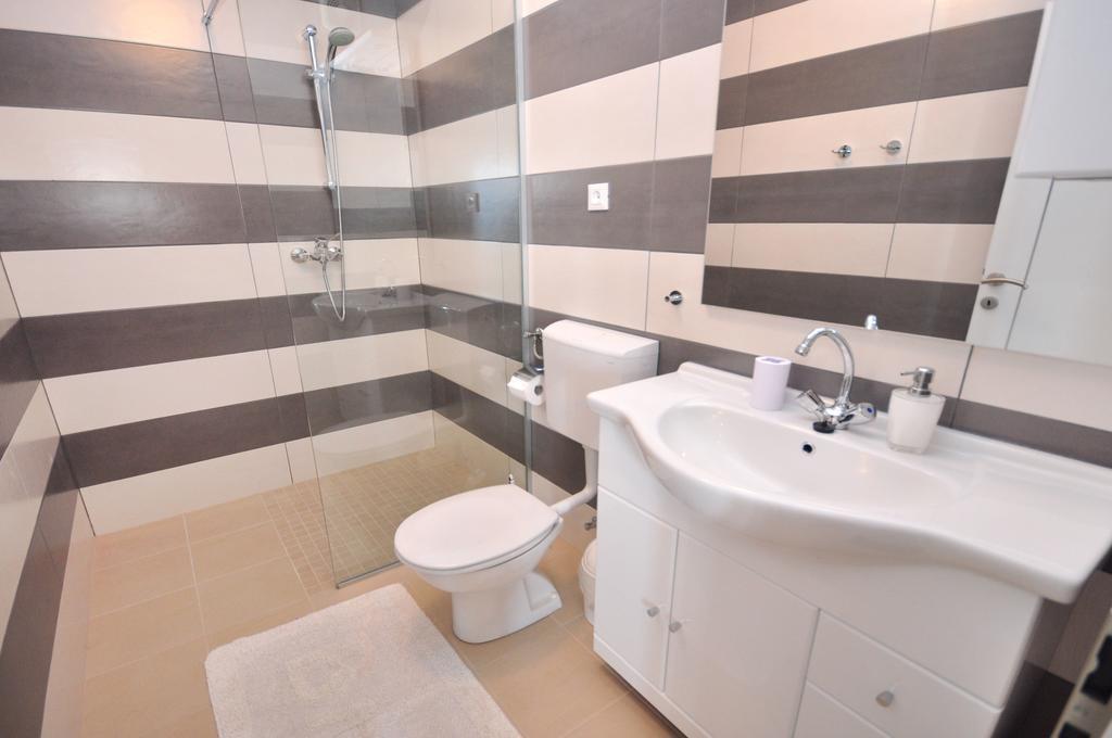Apartments Zorka Leko Omiš Habitación foto