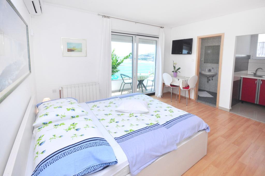 Apartments Zorka Leko Omiš Habitación foto
